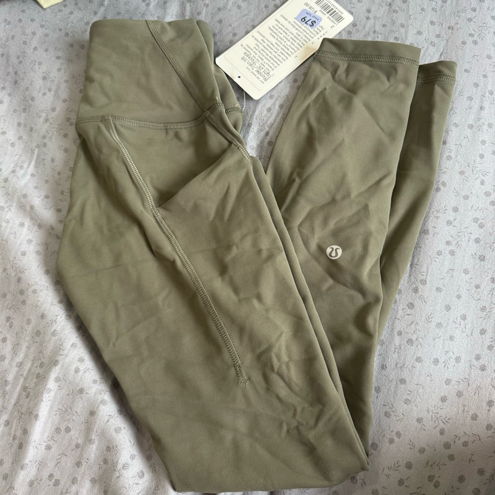 Lululemon wunder train HR tight 25” Pockets